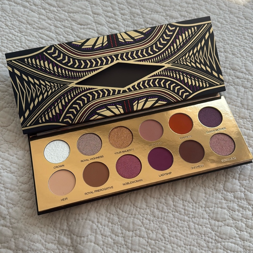 Coloured Raine Queen of Hearts Eyeshadow Palette